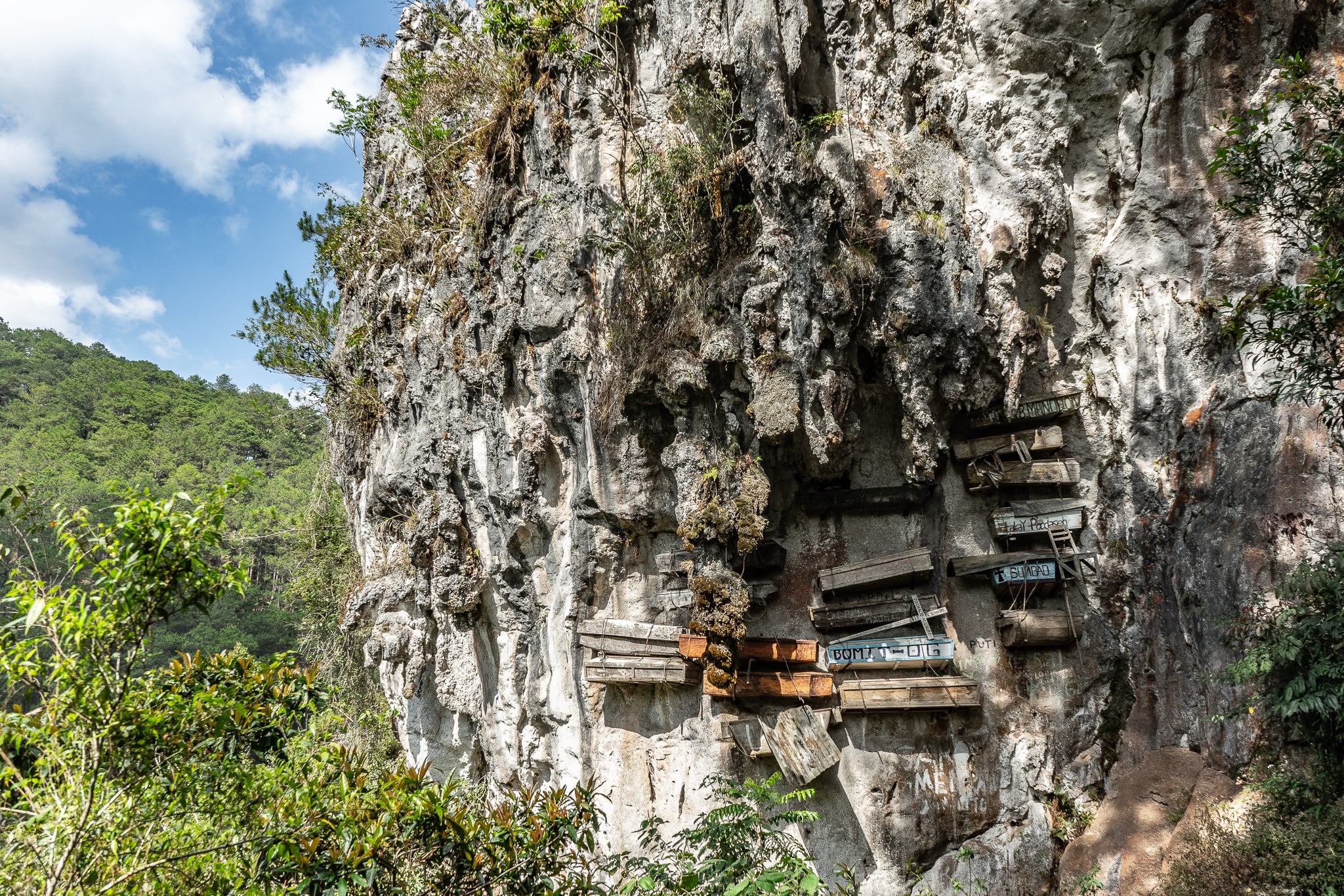 hanging-coffins-sagada-2-17741171065241373265944.jpg