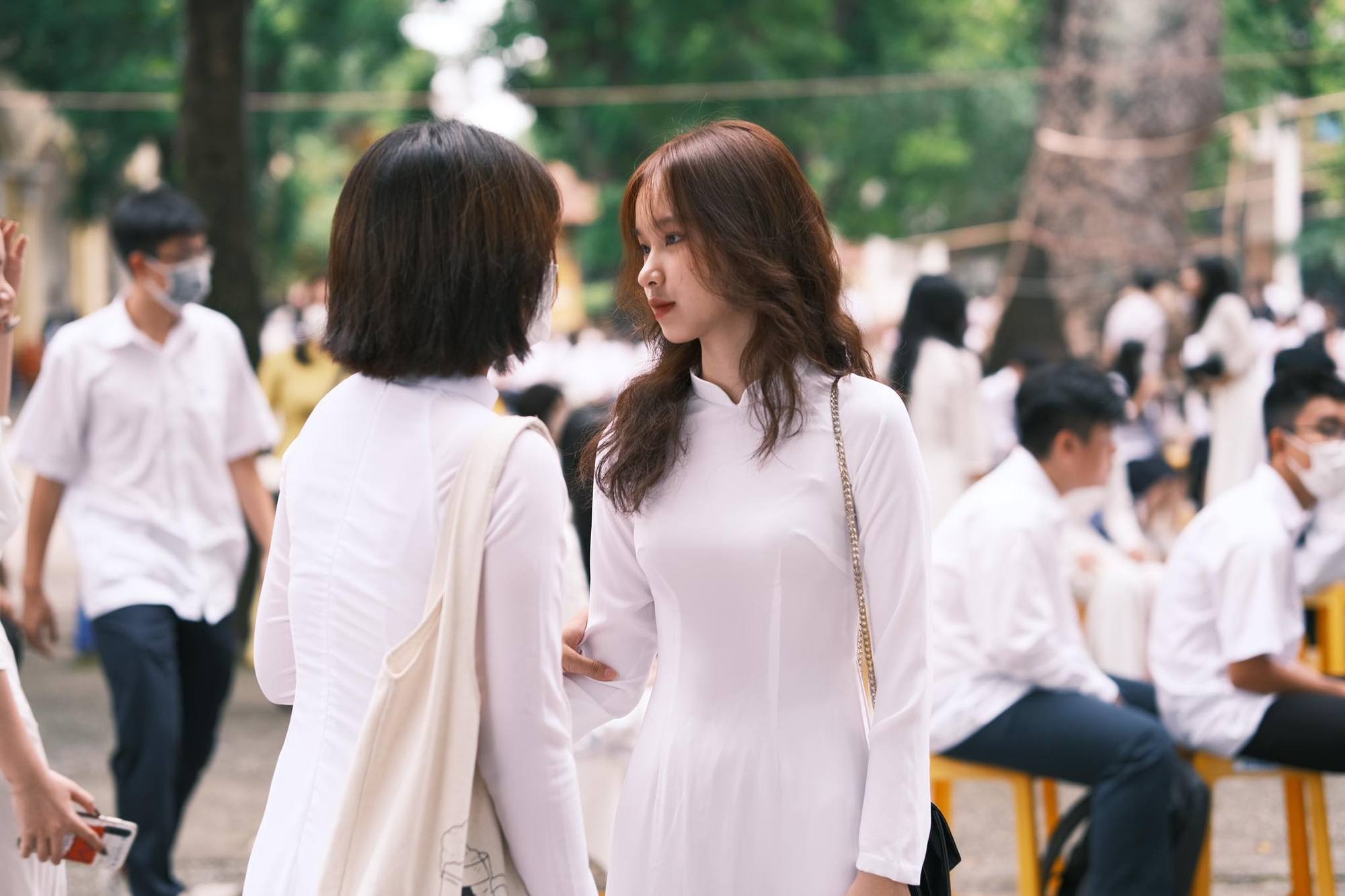 Thứ tiếng nh&igrave;n như 