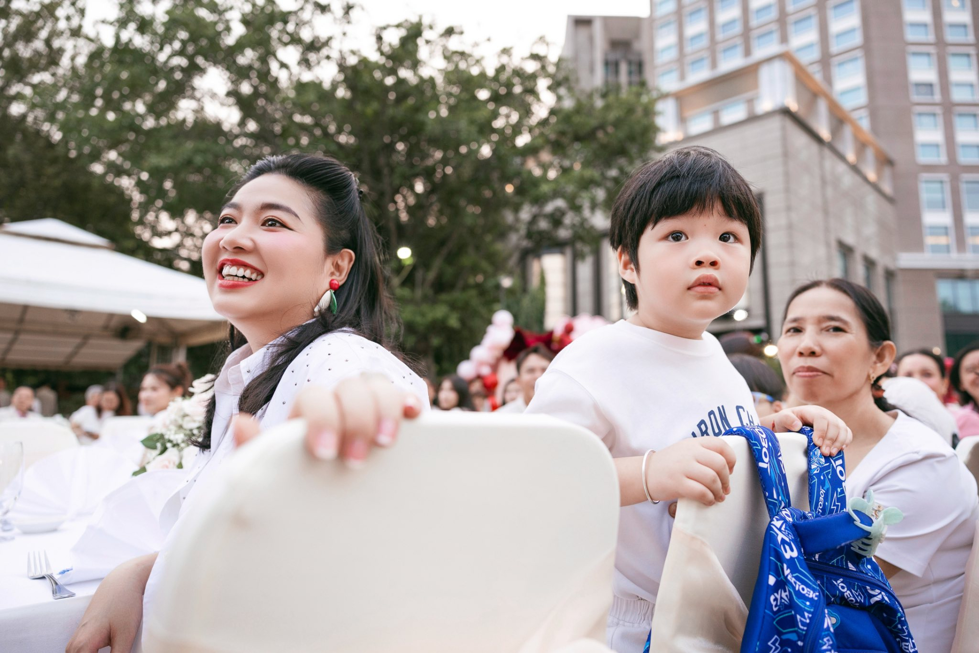 Tiệc th&ocirc;i n&ocirc;i con g&aacute;i Puka 2026: H&ograve;a Minzy lẻ b&oacute;ng , d&agrave;n sao quy tụ ch&uacute;c mừng - Ảnh 13.