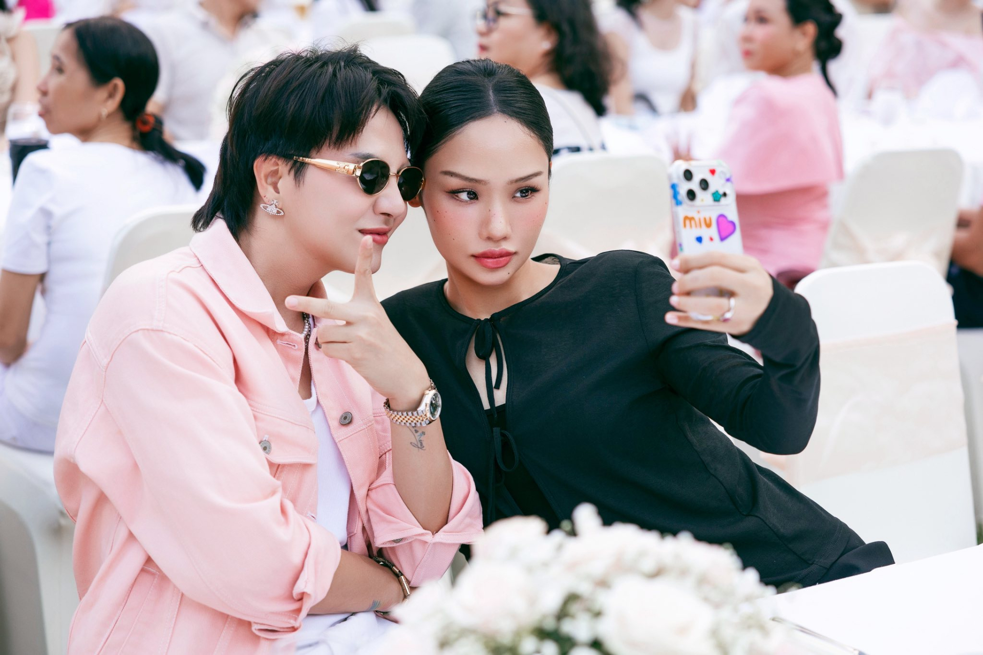 Tiệc th&ocirc;i n&ocirc;i con g&aacute;i Puka 2026: H&ograve;a Minzy lẻ b&oacute;ng , d&agrave;n sao quy tụ ch&uacute;c mừng - Ảnh 16.