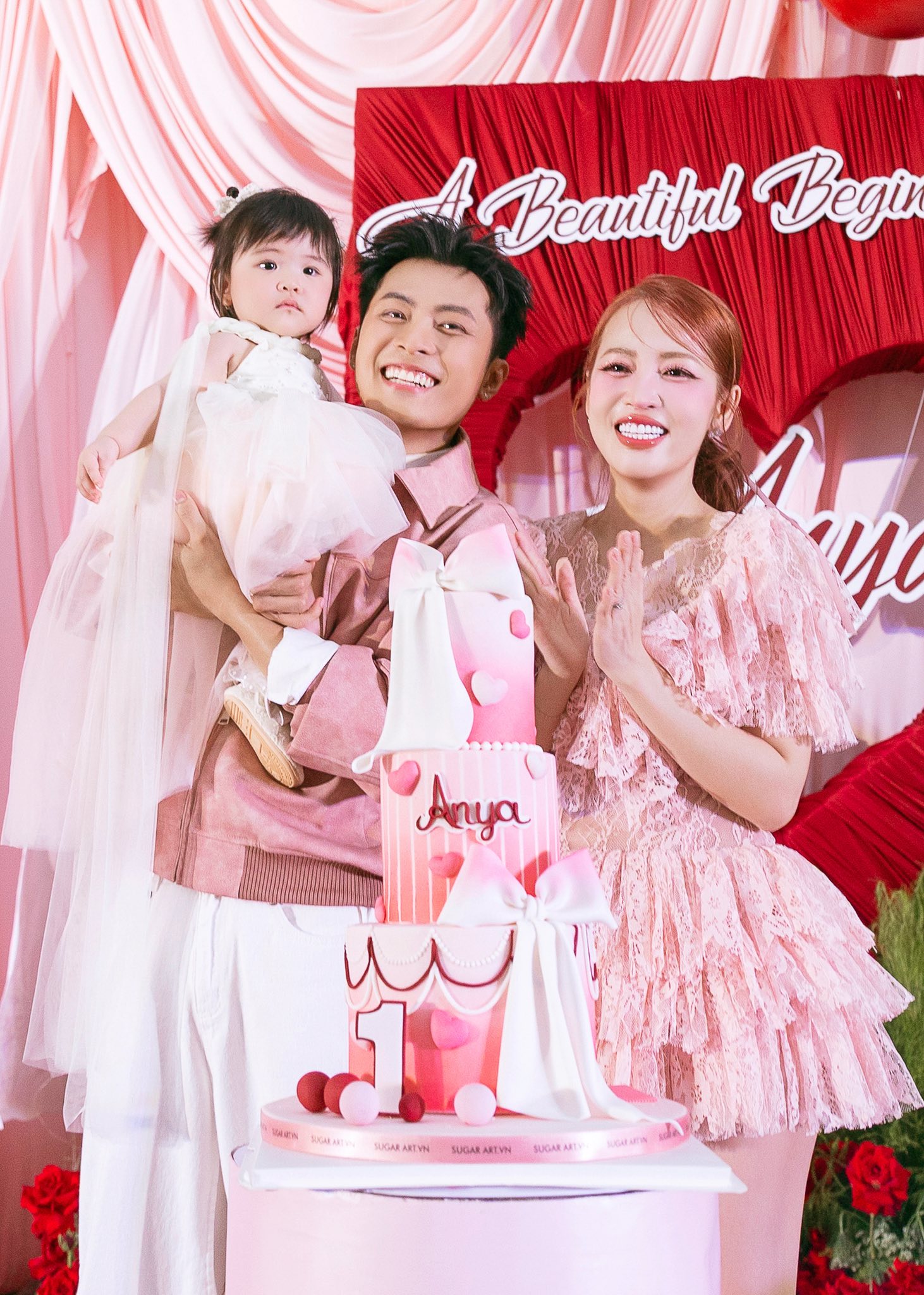 Tiệc th&ocirc;i n&ocirc;i con g&aacute;i Puka 2026: H&ograve;a Minzy lẻ b&oacute;ng , d&agrave;n sao quy tụ ch&uacute;c mừng - Ảnh 22.