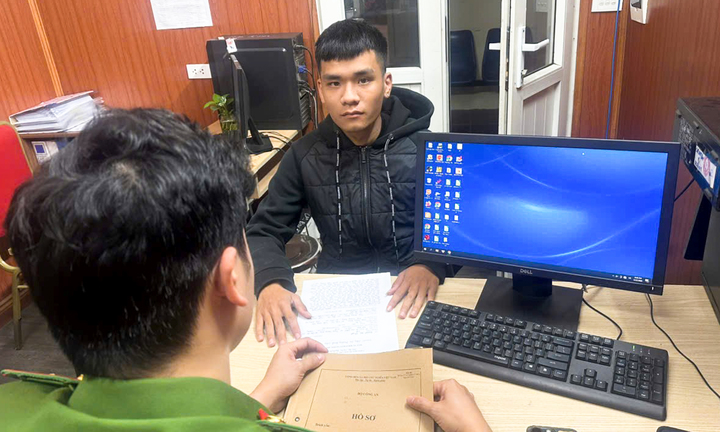 Danh t&iacute;nh nam thanh ni&ecirc;n h&agrave;nh hung phụ nữ giữa khu d&acirc;n cư - Ảnh 1.