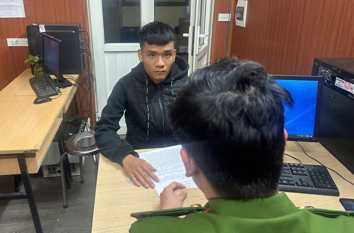 Nguy&ecirc;n nh&acirc;n vụ nam thanh ni&ecirc;n chặn đầu, t&aacute;t phụ nữ ở H&agrave; Nội - Ảnh 1.