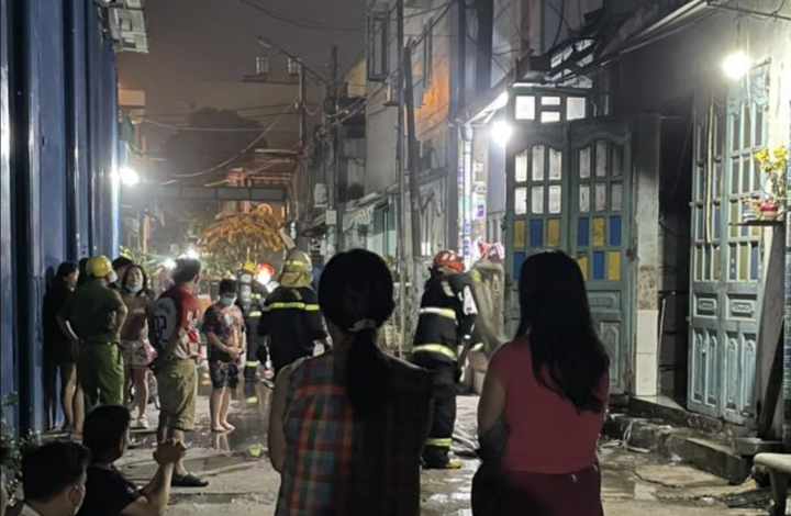 Ch&aacute;y qu&aacute;n cơm chay ở TP . HCM khiến hai mẹ con tử vong thương t&acirc;m đ&ecirc;m 23 / 3 - Ảnh 1.