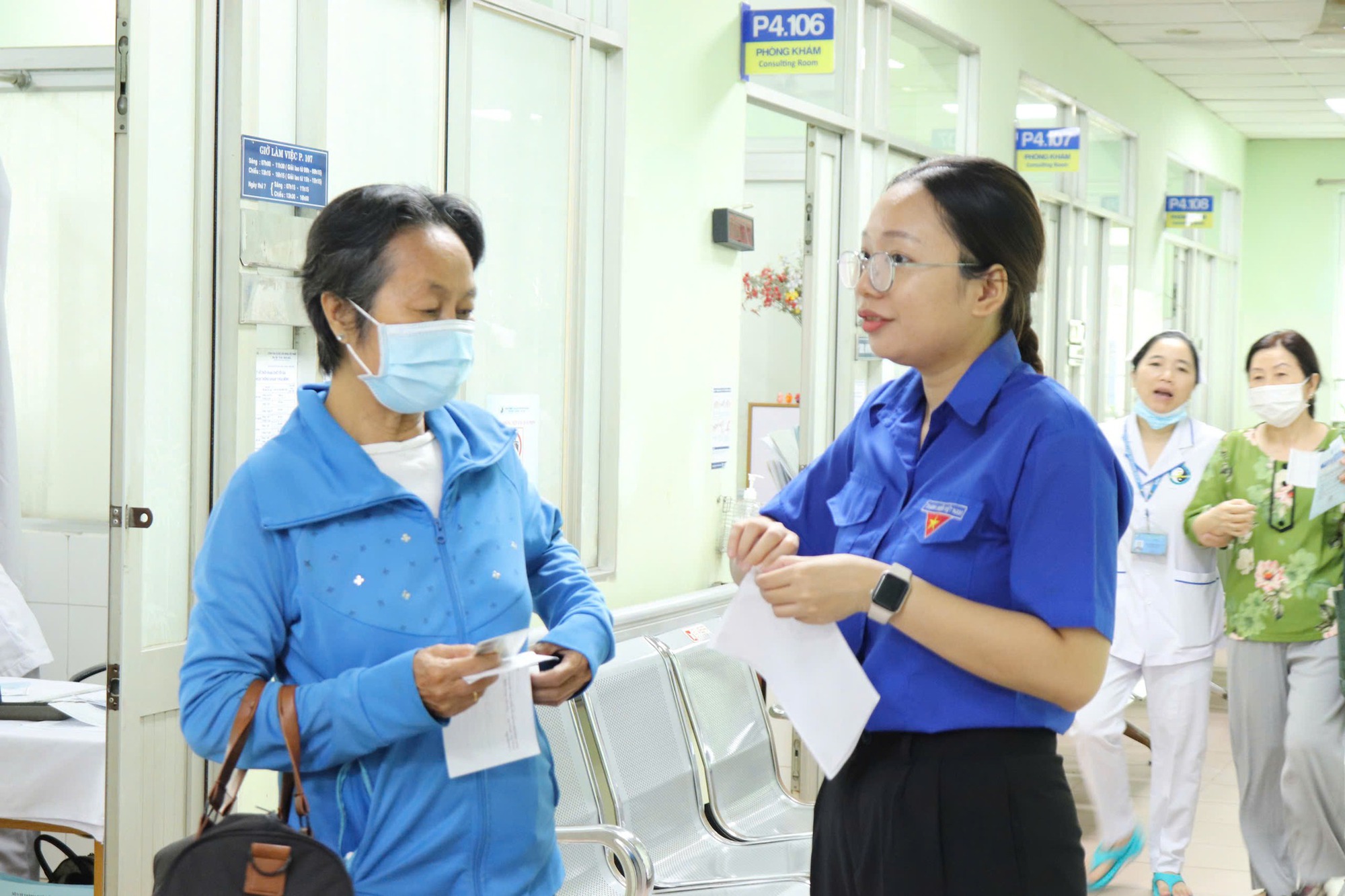 Kh&aacute;m chữa bệnh BHYT năm 2026: Thủ tục mới nhất người d&acirc;n cần biết - Ảnh 1.