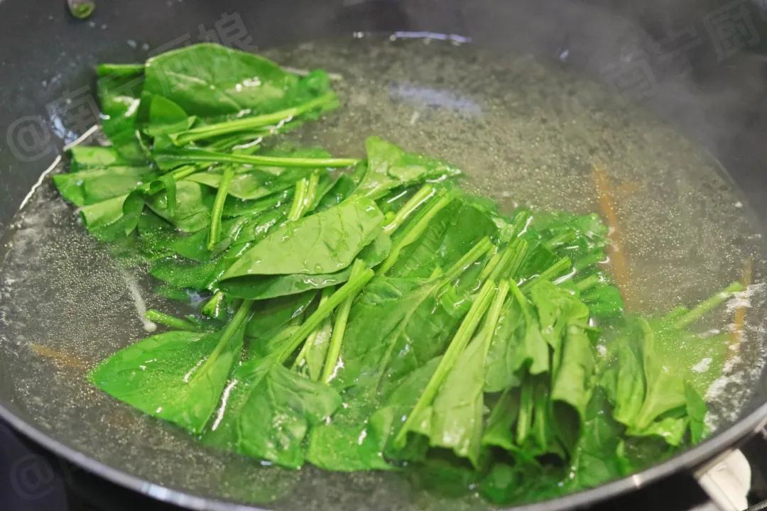 Hãy thưởng thức món rau này khi còn kịp trong tháng Ba: Nguyên liệu rẻ, quen thuộc mà ăn ngon miệng hơn cả món thịt - Ảnh 5.