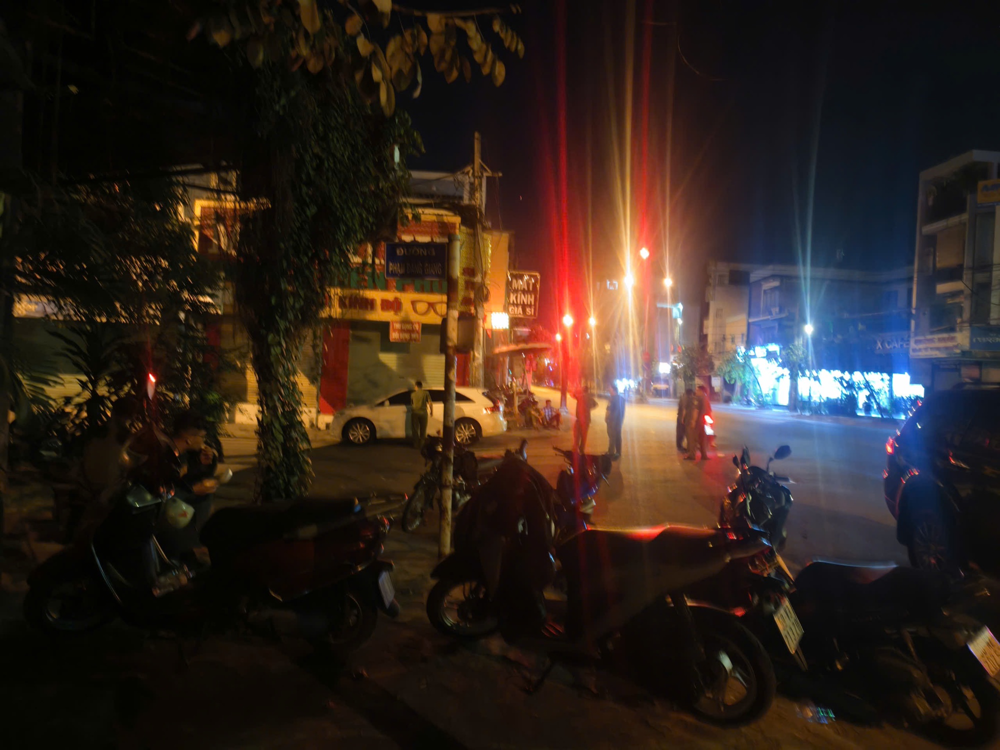 Ch&aacute;y qu&aacute;n cơm chay ở TPHCM khiến hai mẹ con tử vong , điều tra nguy&ecirc;n nh&acirc;n - Ảnh 4.