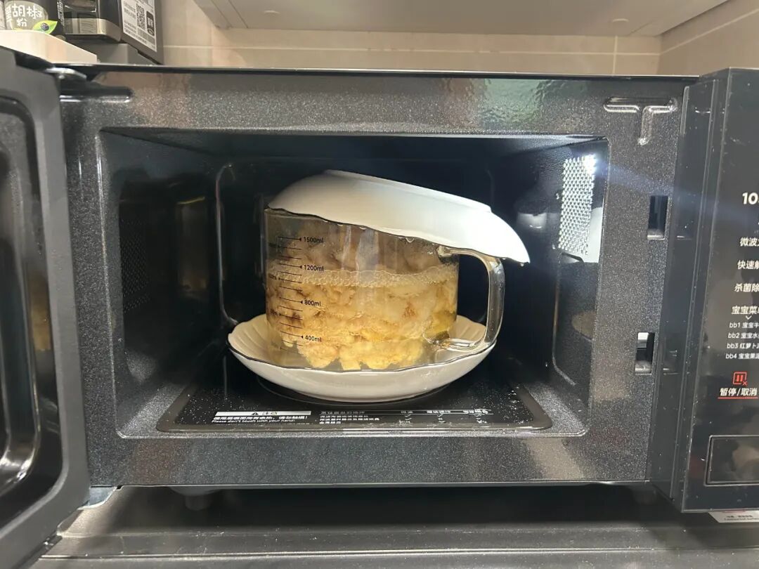 Mua 10 món đồ gia dụng nhưng chỉ dùng 4: Tôi nhận ra mình đã tiêu tiền vì “ảo giác tiện nghi” - Ảnh 2.