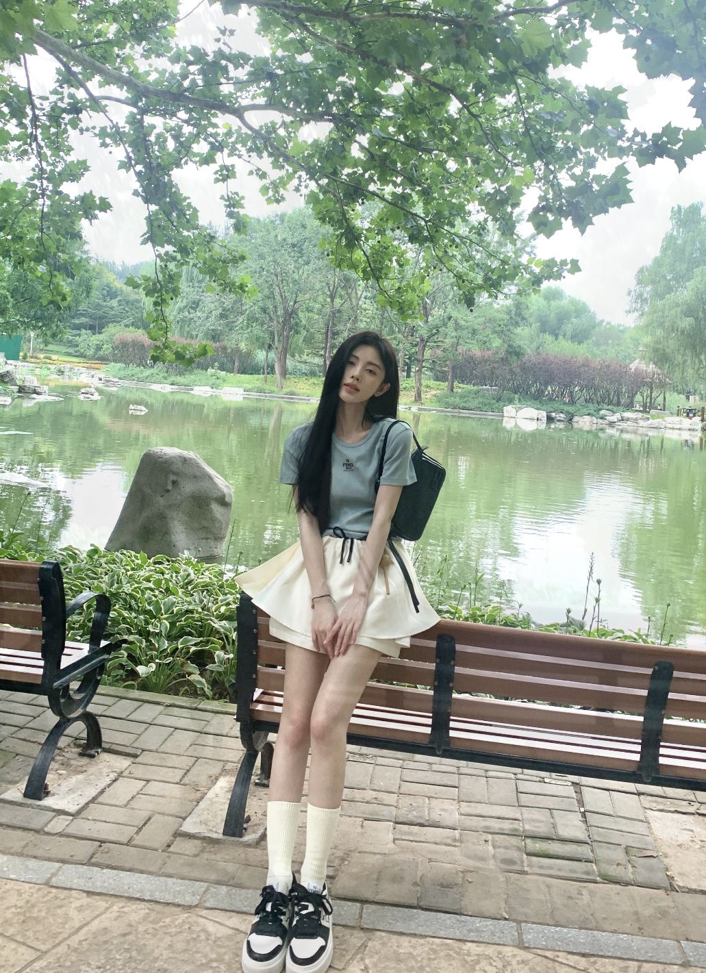 Mỹ nữ Cbiz l&ugrave;n tịt nhưng c&oacute; chi&ecirc;u hack chiều cao l&ecirc;n 1m70 trong 1 nốt nhạc- Ảnh 7.