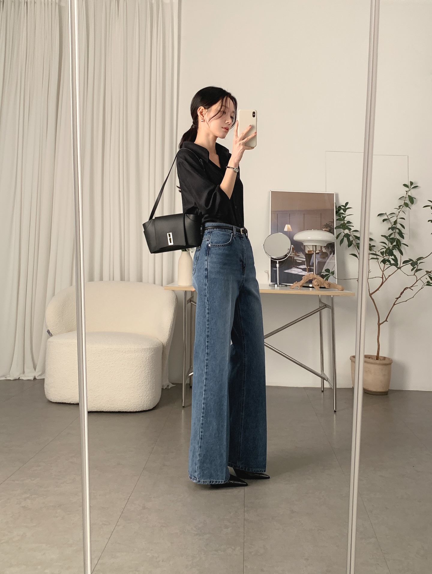 Bí quyết kéo dài chân cho phái đẹp: 4 Mẫu giày không thể thiếu trong tủ đồ - Ảnh 2. Bí quyết kéo dài chân cho phái đẹp: 4 Mẫu giày không thể thiếu trong tủ đồ - Ảnh 2.