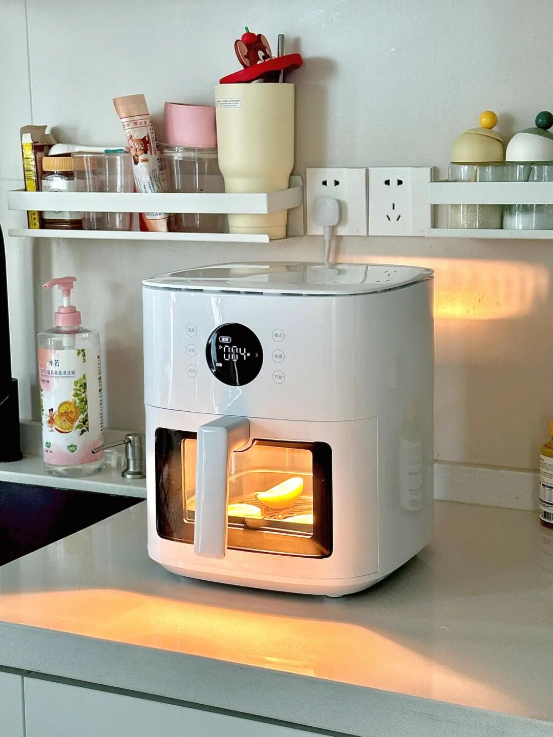 Mua 10 món đồ gia dụng nhưng chỉ dùng 4: Tôi nhận ra mình đã tiêu tiền vì “ảo giác tiện nghi” - Ảnh 3.