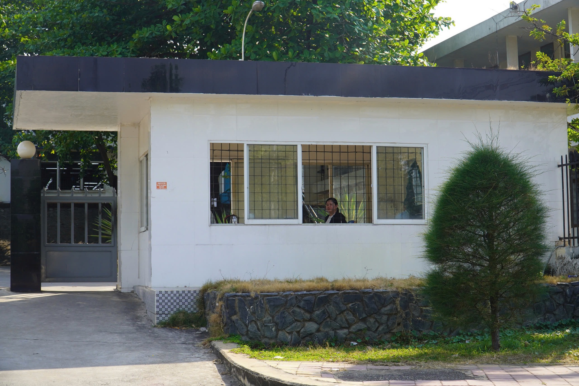 Nữ lao động mang bầu ở Đồng Nai &lsquo;k&ecirc;u cứu&rsquo; v&igrave; bị cho ra ngồi ở ph&ograve;ng bảo vệ  - Ảnh 1.