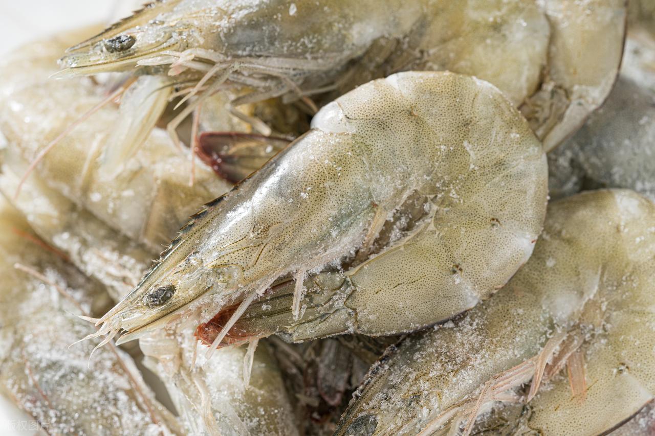 Khi mua tôm, hãy cố gắng tránh bốn loại này để không mua phải "tôm đã qua xử lý hormone" - Ảnh 4.