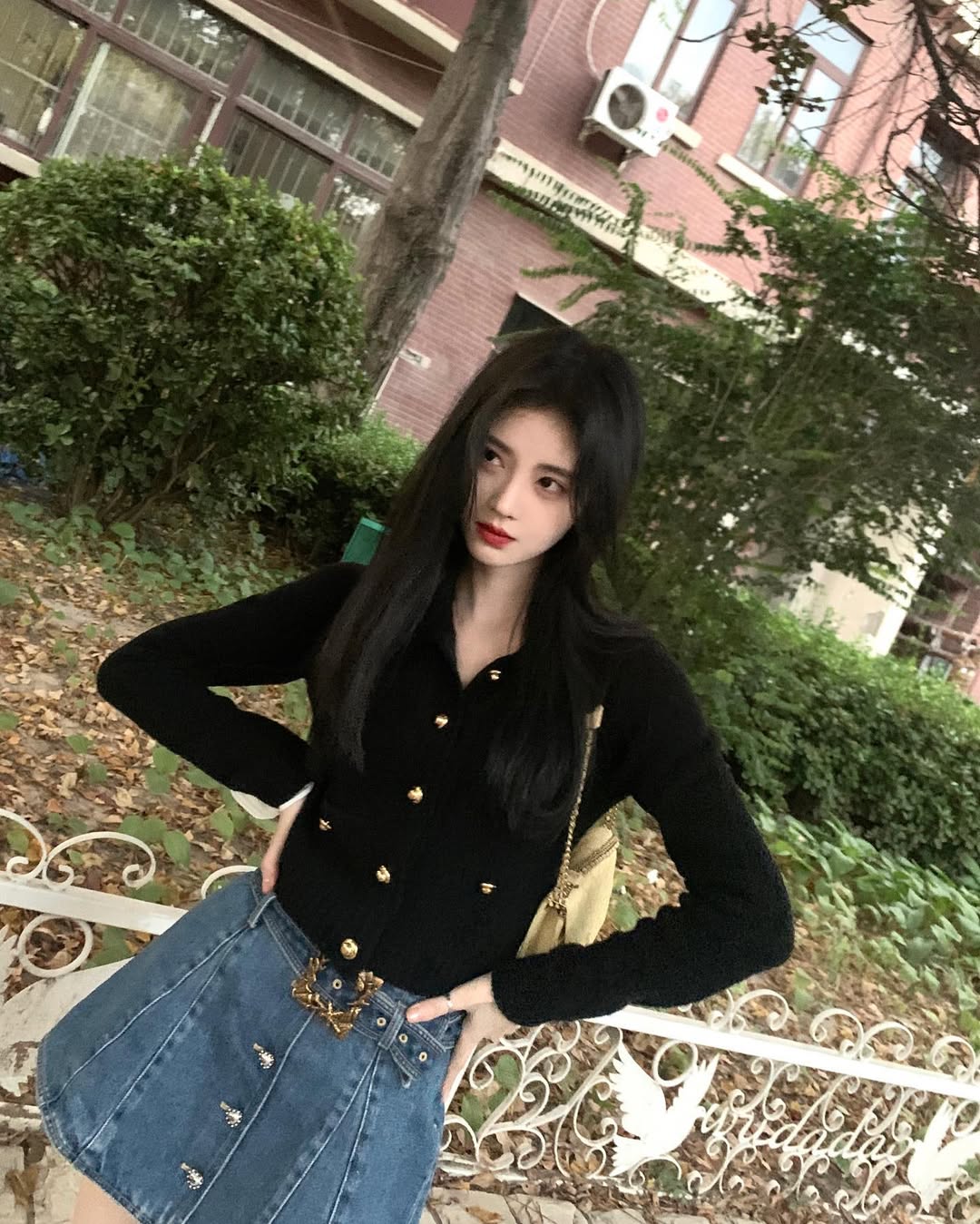 Mỹ nữ Cbiz l&ugrave;n tịt nhưng c&oacute; chi&ecirc;u hack chiều cao l&ecirc;n 1m70 trong 1 nốt nhạc- Ảnh 8.