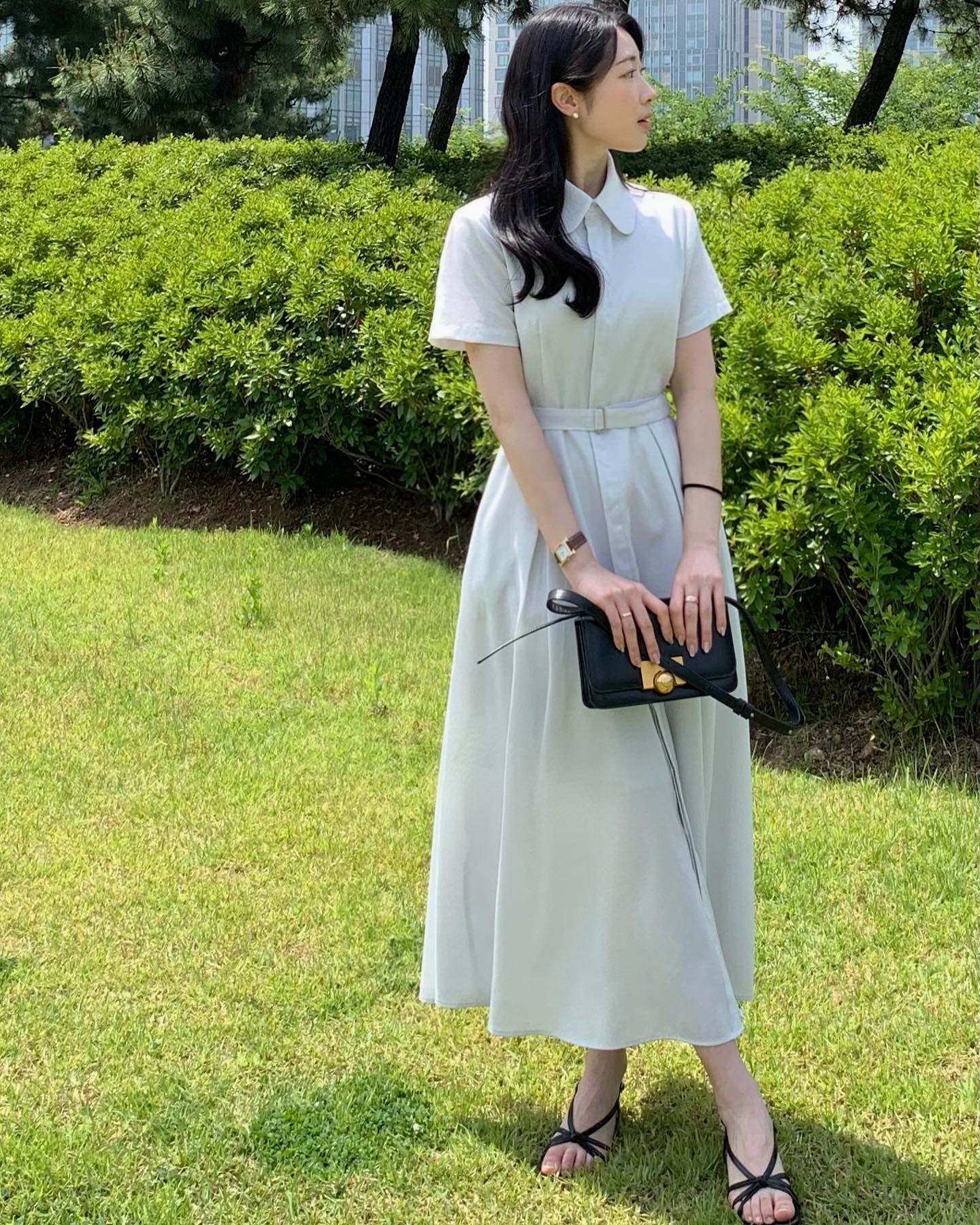 4 Mẫu váy liền công sở đẹp không bao giờ lỗi mốt cho năm 2026 - Ảnh 8. 4 Mẫu váy liền công sở đẹp không bao giờ lỗi mốt cho năm 2026 - Ảnh 8.