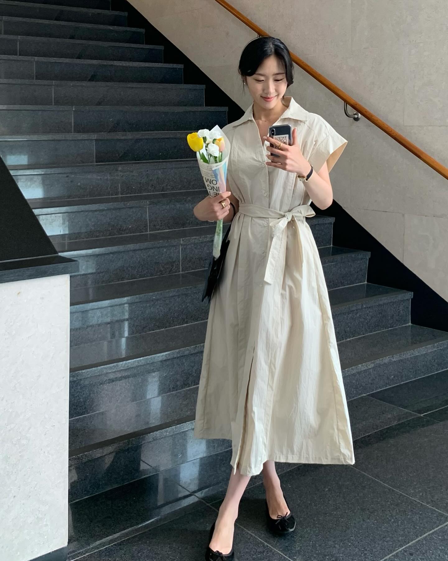 4 Mẫu váy liền công sở đẹp không bao giờ lỗi mốt cho năm 2026 - Ảnh 7. 4 Mẫu váy liền công sở đẹp không bao giờ lỗi mốt cho năm 2026 - Ảnh 7.