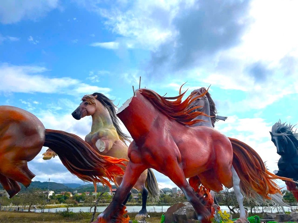 Vụ 2 cháu nhỏ đập phá mô hình