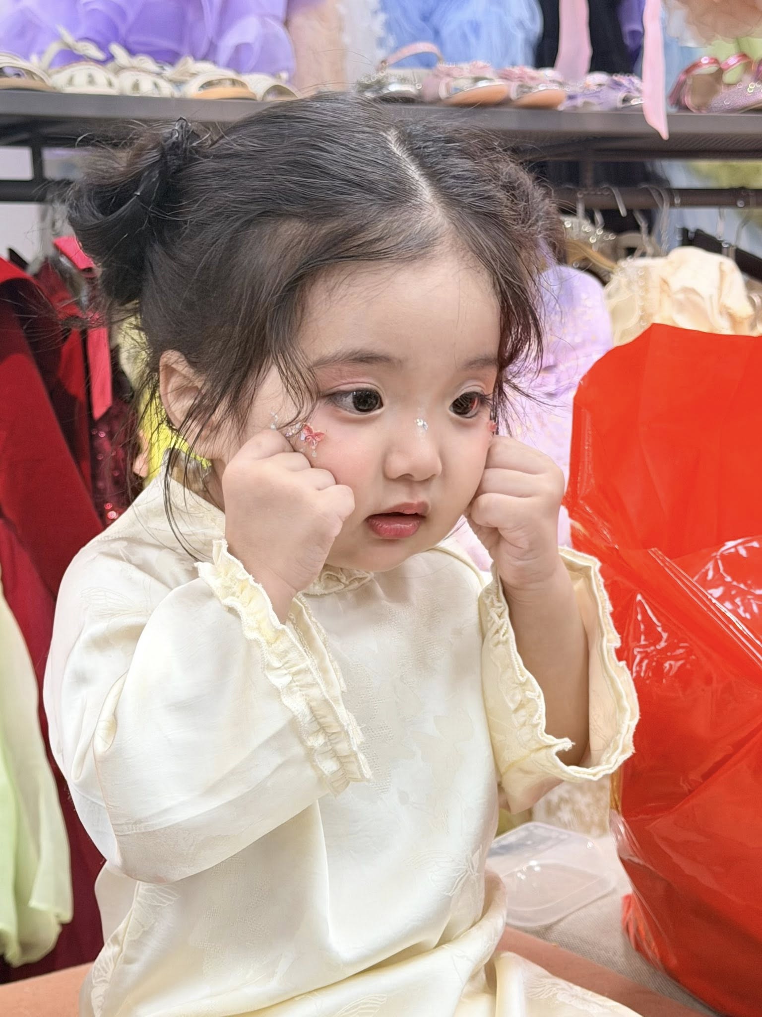 Lisa nh&agrave; Kh&aacute;nh Thi - Phan Hiển 