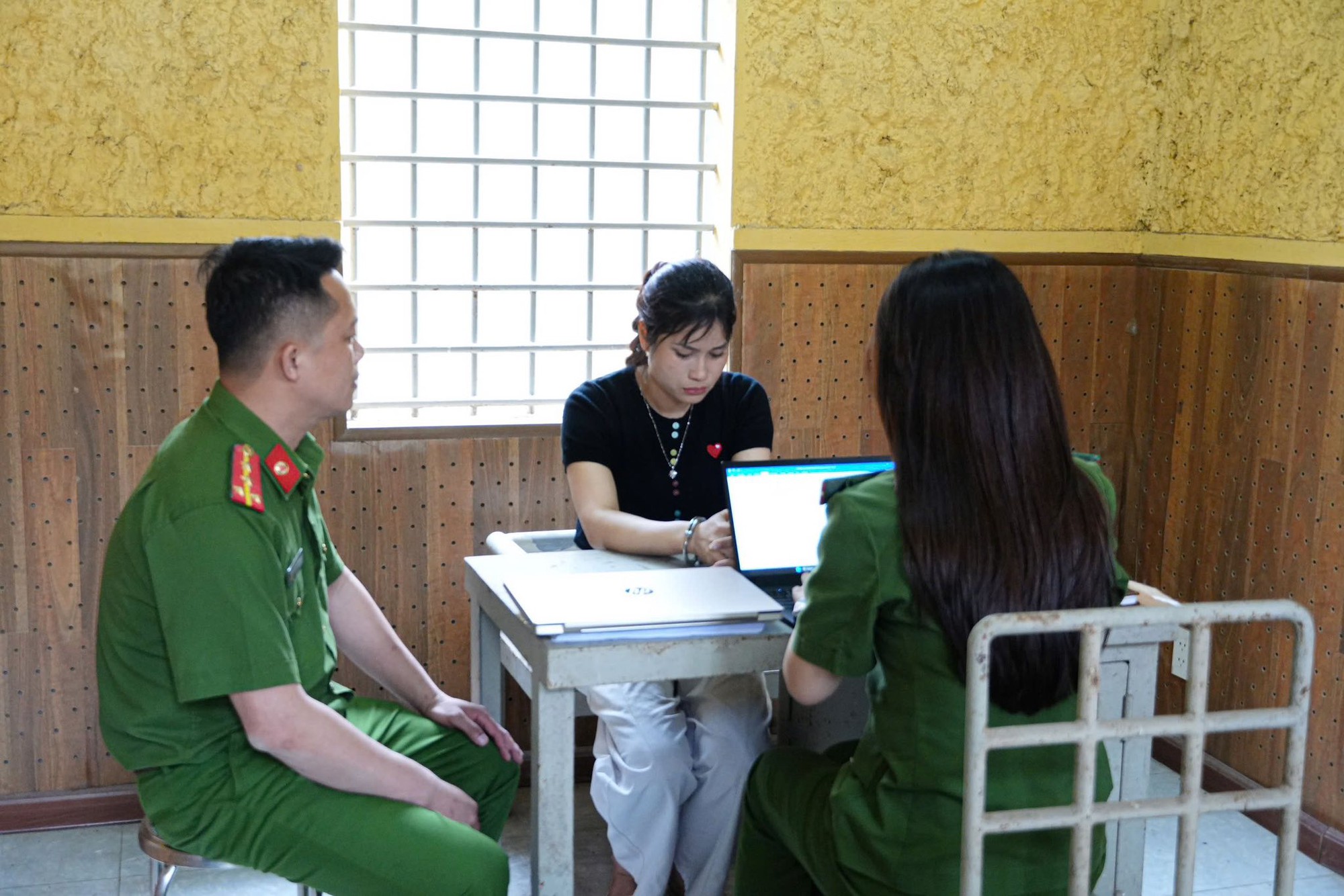 Ch&acirc;n dung 10 Gi&aacute;m đốc, Ph&oacute; Gi&aacute;m đốc, kế to&aacute;n vừa bị C&ocirc;ng an bắt khẩn cấp trong chuy&ecirc;n &aacute;n đặc biệt lớn - Ảnh 15.