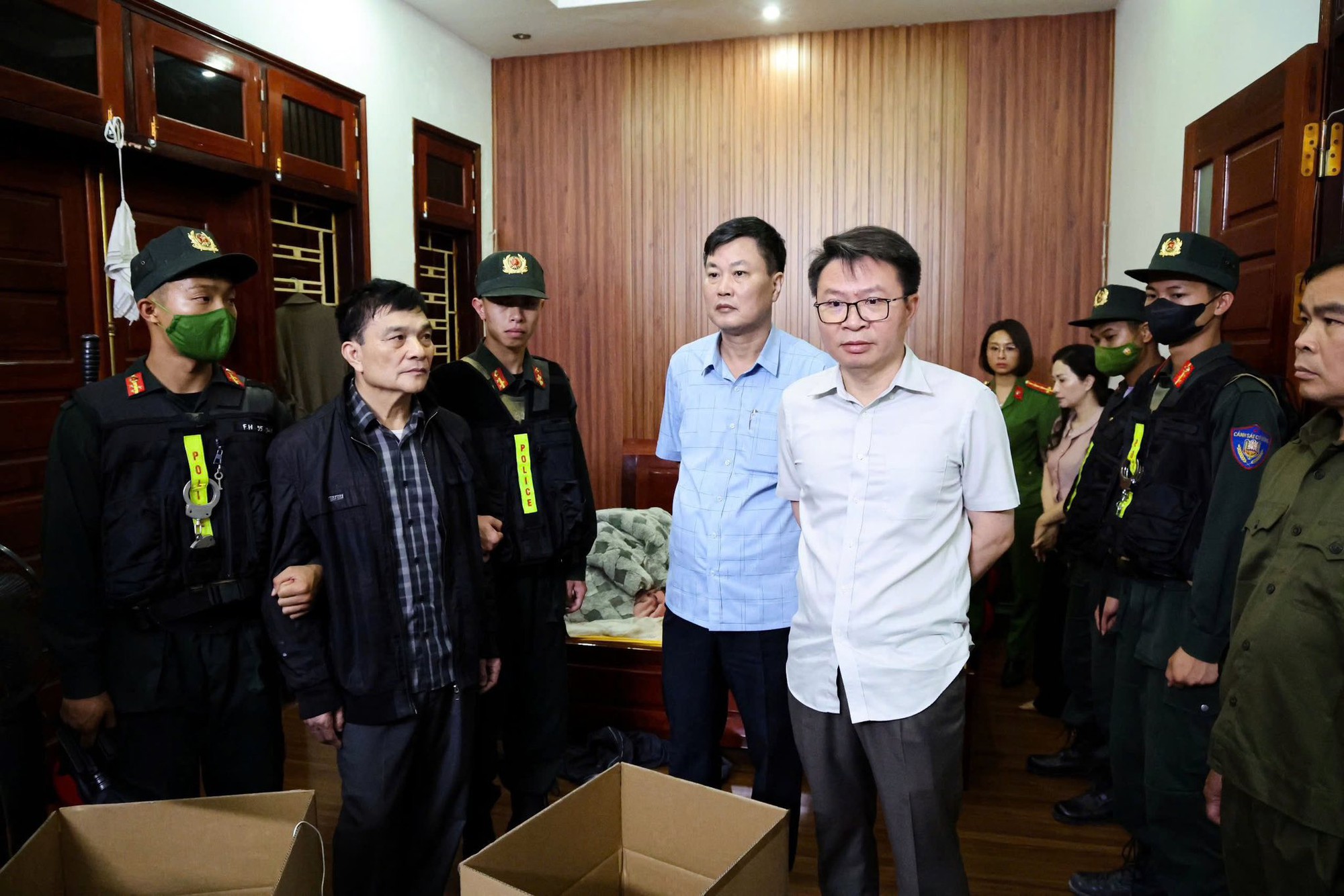 Ch&acirc;n dung 10 Gi&aacute;m đốc, Ph&oacute; Gi&aacute;m đốc, kế to&aacute;n vừa bị C&ocirc;ng an bắt khẩn cấp trong chuy&ecirc;n &aacute;n đặc biệt lớn - Ảnh 4.