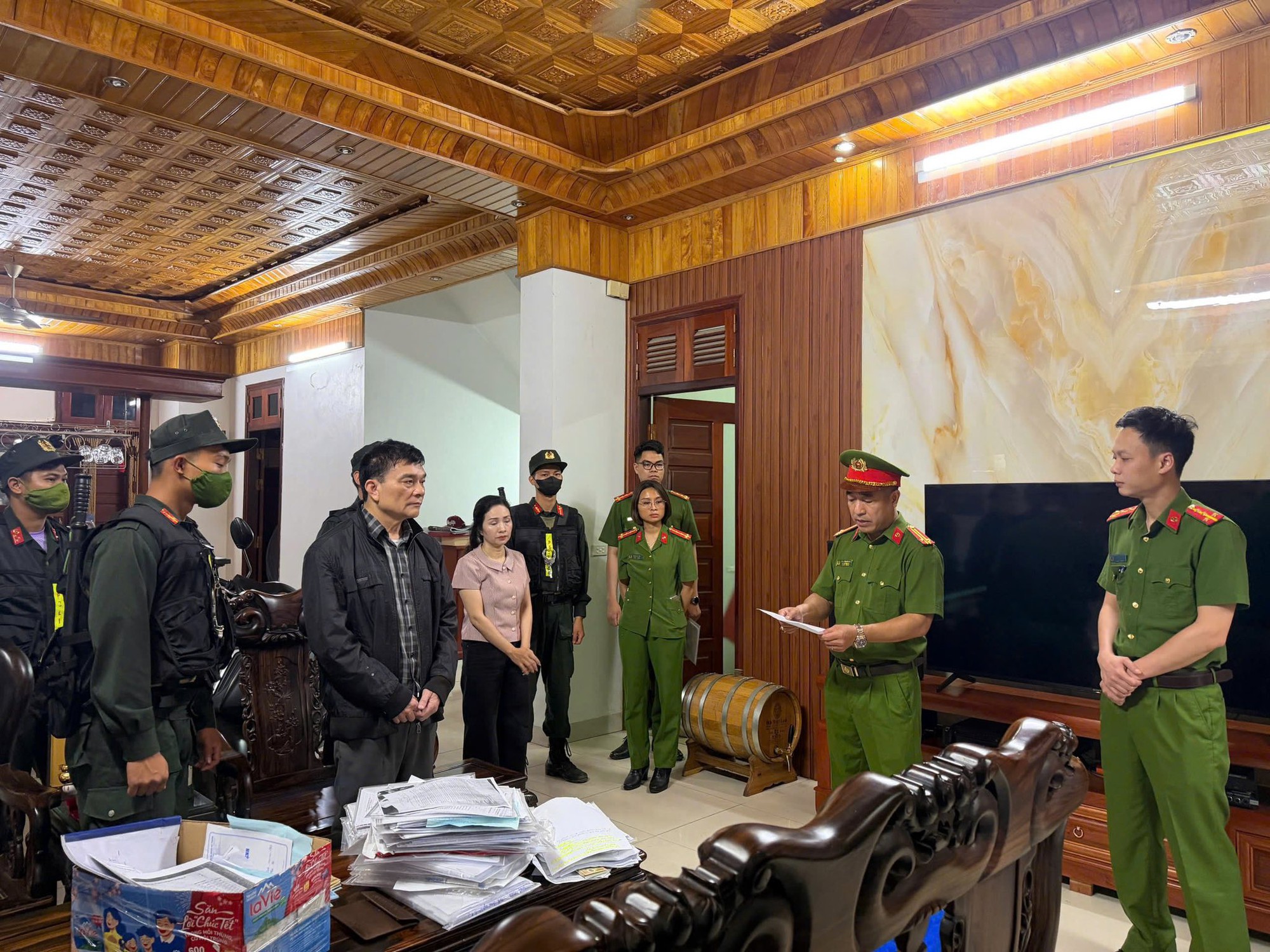 Ch&acirc;n dung 10 Gi&aacute;m đốc, Ph&oacute; Gi&aacute;m đốc, kế to&aacute;n vừa bị C&ocirc;ng an bắt khẩn cấp trong chuy&ecirc;n &aacute;n đặc biệt lớn - Ảnh 3.