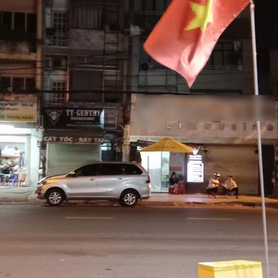 Nữ h&agrave;nh kh&aacute;ch tố nh&agrave; xe l . V . Bỏ rơi giữa đường l&uacute;c 4h s&aacute;ng tại TP . HCM - Ảnh 1.