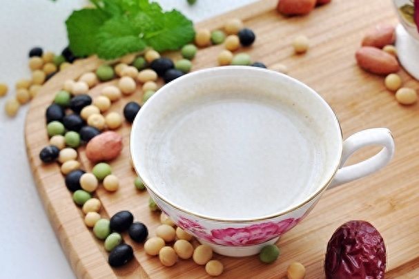 6 m&oacute;n đồ uống gi&uacute;p bổ gan v&agrave;o m&ugrave;a xu&acirc;n cực hiệu quả, h&atilde;y lu&acirc;n phi&ecirc;n uống mỗi ng&agrave;y 1 cốc v&agrave;o bữa s&aacute;ng - Ảnh 1.