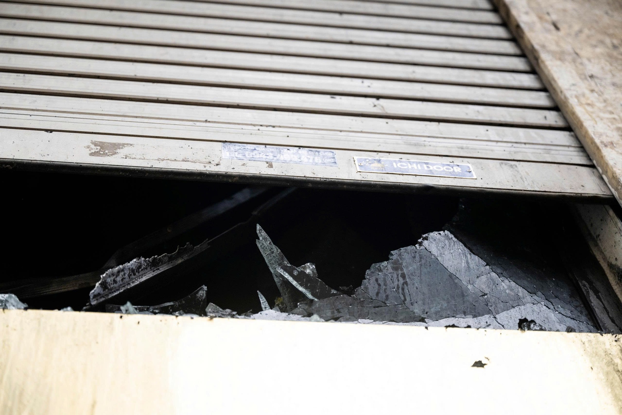 Gặp nh&oacute;m thợ x&acirc;y h&oacute;a 