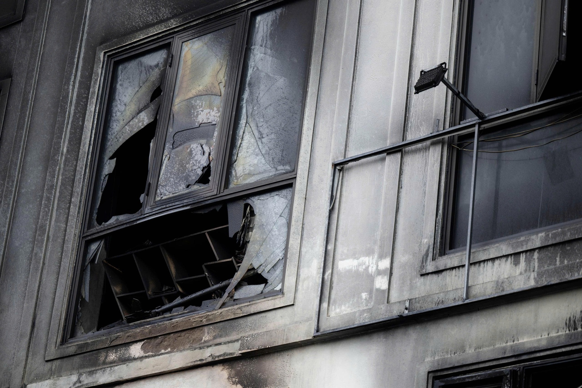 Gặp nh&oacute;m thợ x&acirc;y h&oacute;a 