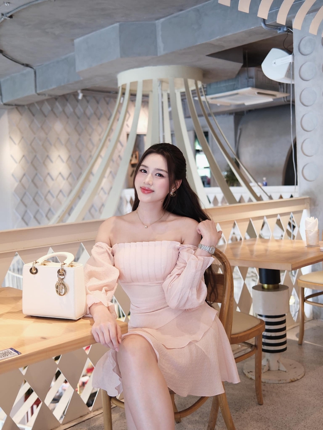 Điều kh&aacute;c lạ của Hoa hậu Đỗ H&agrave;: Nghi vấn mang thai g&acirc;y x&ocirc;n xao cộng đồng mạng - Ảnh 2.