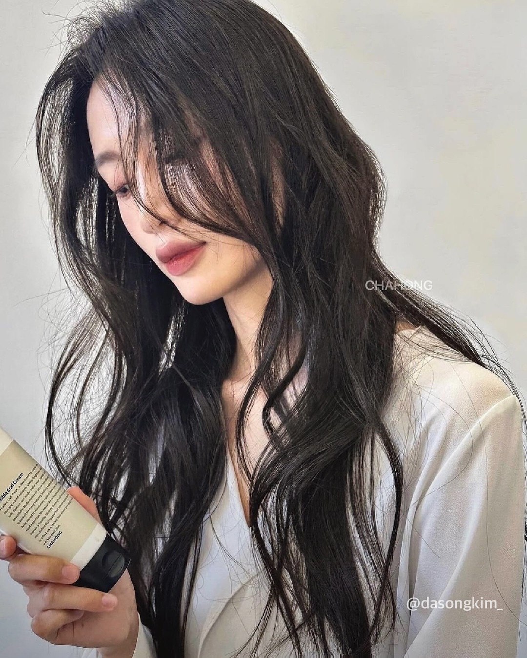 5 Xu hướng tóc đen hè 2026 giúp diện mạo trẻ trung và thanh lịch cho phái đẹp - Ảnh 9. 5 Xu hướng tóc đen hè 2026 giúp diện mạo trẻ trung và thanh lịch cho phái đẹp - Ảnh 9.