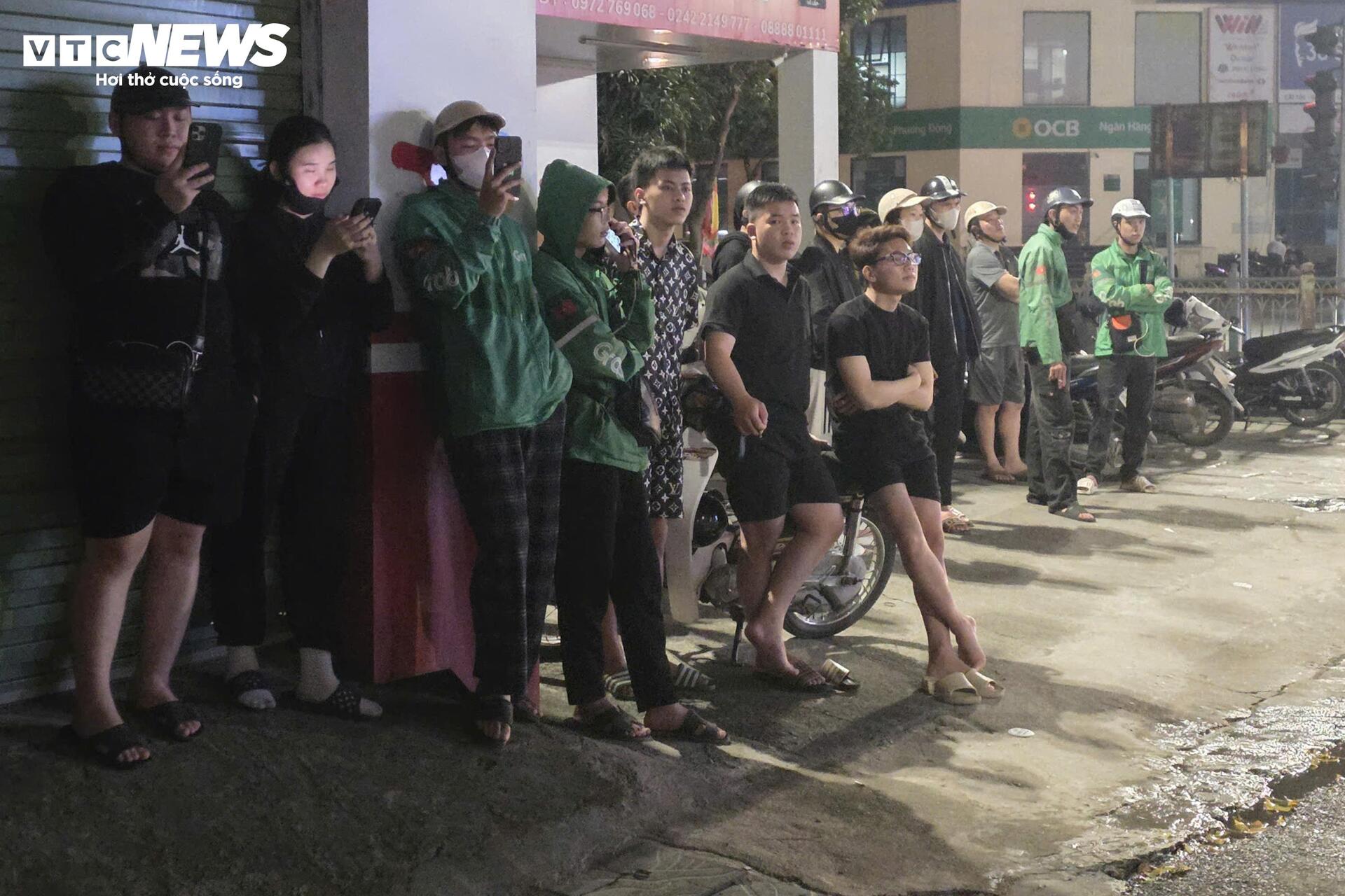 Hiện trường &ocirc; t&ocirc; &ldquo;đi&ecirc;n&rdquo; t&ocirc;ng li&ecirc;n ho&agrave;n khiến 2 người bị thương- Ảnh 10.