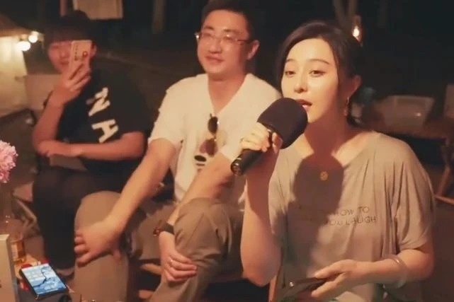 Phạm Băng Băng v&agrave; đạo diễn Hwang Dong Hyuk: Mối quan hệ đầy nghi vấn tại sự kiện 2026 - Ảnh 5.