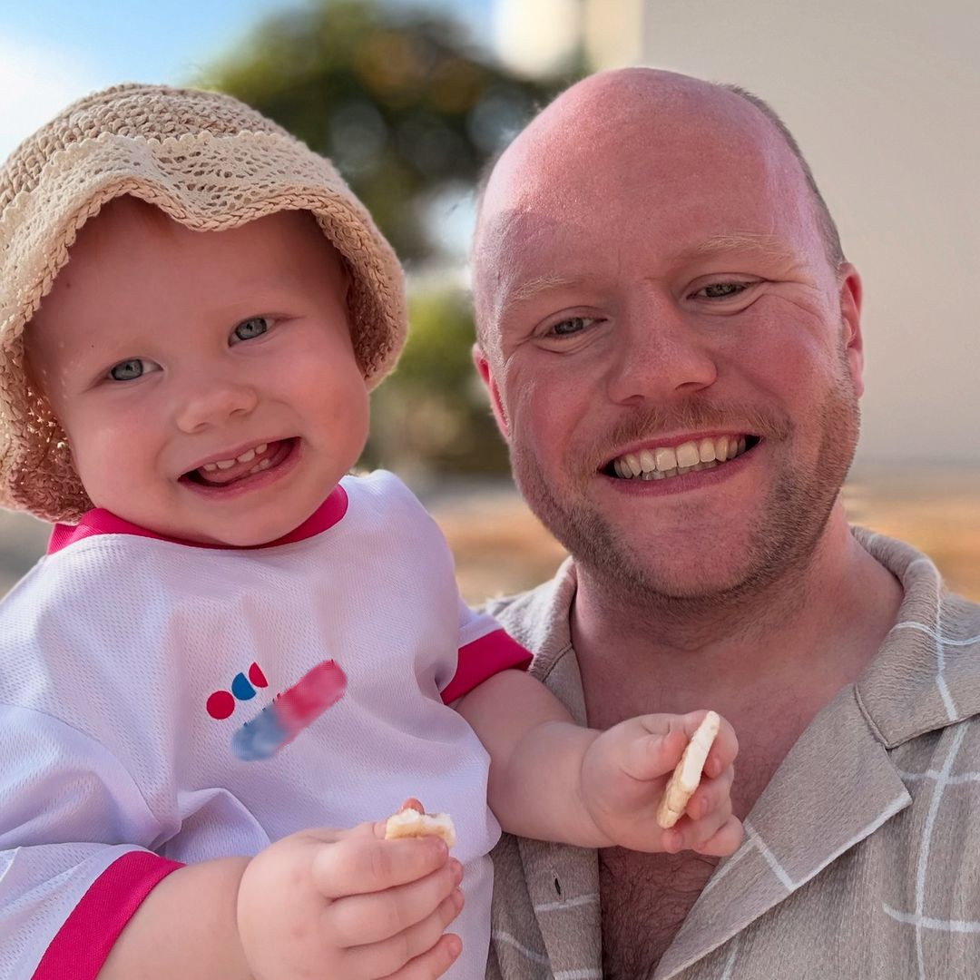 Em bé Tây đi chợ ở Đà Nẵng hút 2 triệu view: Danh tính bất ngờ! - Ảnh 12.