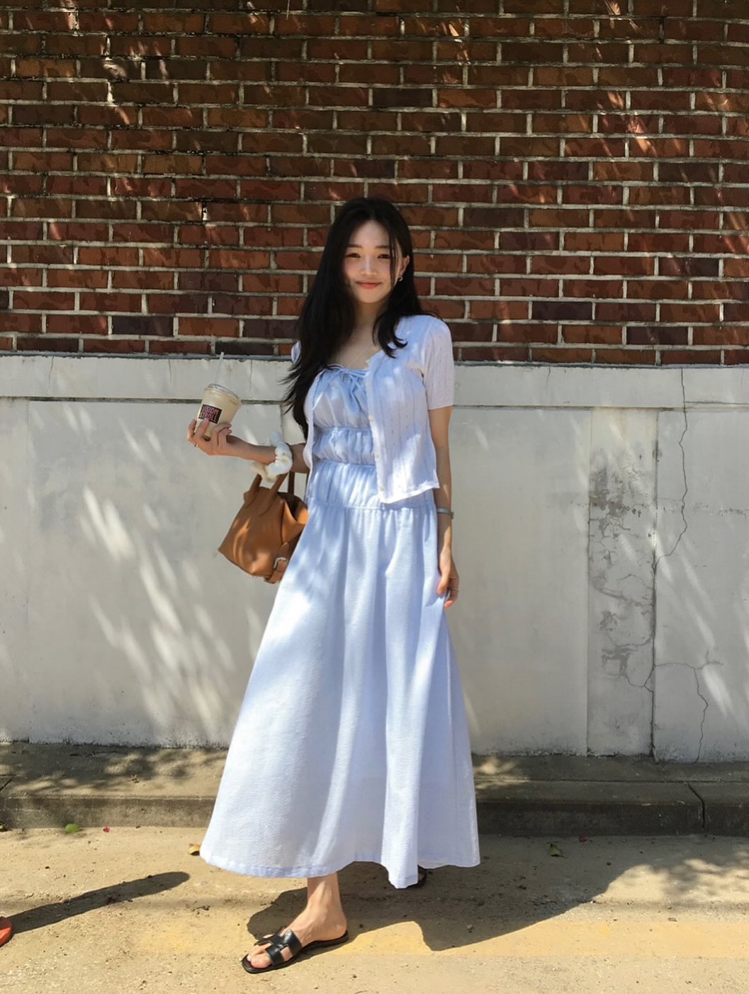 5 Công thức mặc đồ mùa hè giúp chị em hack tuổi hiệu quả năm 2026 - Ảnh 9. 5 Công thức mặc đồ mùa hè giúp chị em hack tuổi hiệu quả năm 2026 - Ảnh 9.