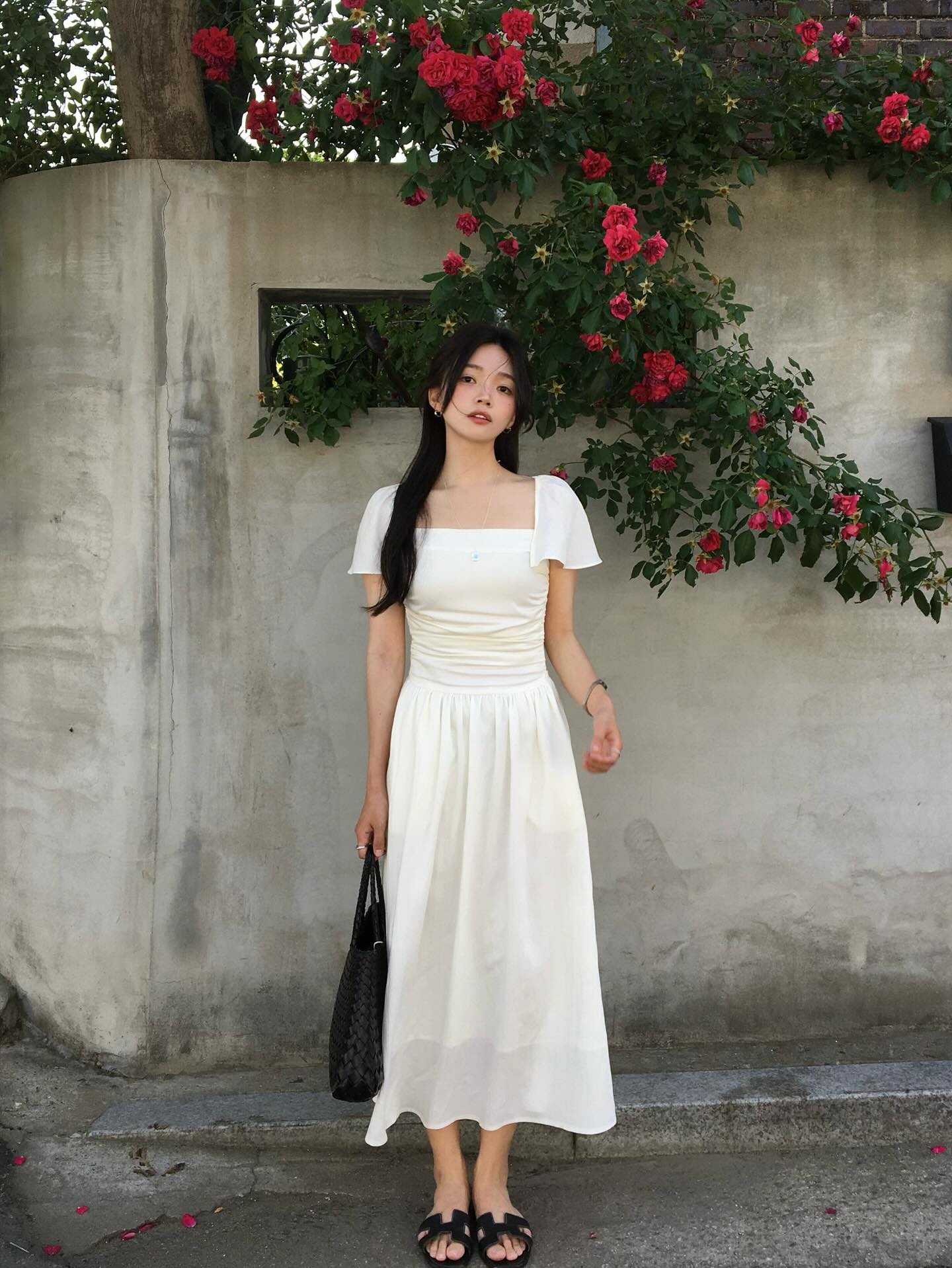 5 Công thức mặc đồ mùa hè giúp chị em hack tuổi hiệu quả năm 2026 - Ảnh 10. 5 Công thức mặc đồ mùa hè giúp chị em hack tuổi hiệu quả năm 2026 - Ảnh 10.