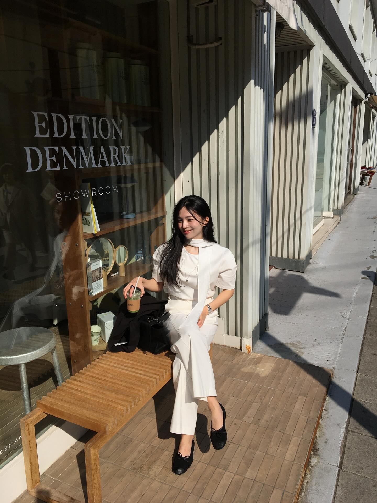 5 Công thức mặc đồ mùa hè giúp chị em hack tuổi hiệu quả năm 2026 - Ảnh 8. 5 Công thức mặc đồ mùa hè giúp chị em hack tuổi hiệu quả năm 2026 - Ảnh 8.