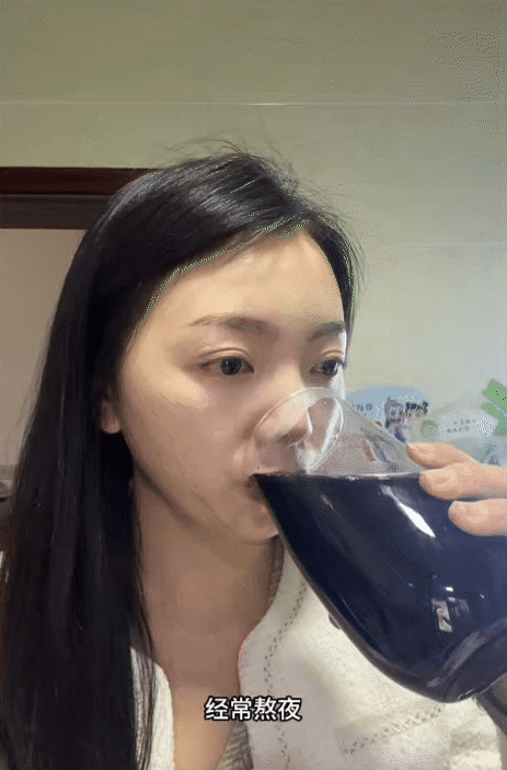 T&ocirc;i uống nước n&agrave;y 3 lần / tuần v&agrave; thấy t&oacute;c rụng &iacute;t đi , da hồng h&agrave;o hơn - Ảnh 4.