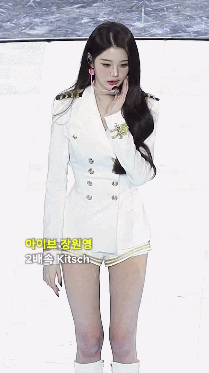 Đ&ocirc;i ch&acirc;n triệu đ&ocirc; của Jang Wonyoung lộ thứ bất thường- Ảnh 1.