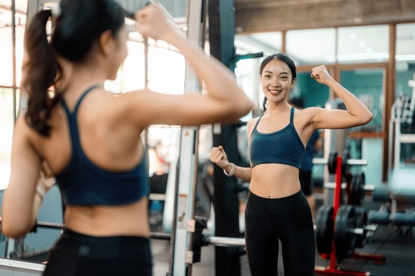 T&ocirc;i 49 tuổi v&agrave; khỏe hơn bao giờ hết: Khi phụ nữ bước qua tuổi 40 kh&ocirc;ng phải để yếu đi, m&agrave; để mạnh mẽ hơn - Ảnh 5.