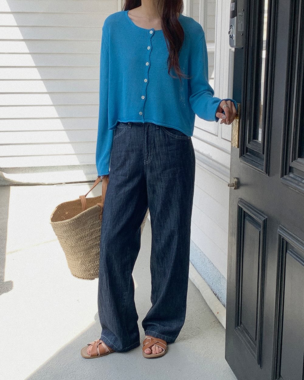 4 Kiểu giày mùa hè hoàn hảo để mix với quần ống rộng giúp bạn xinh đẹp hơn - Ảnh 9. 4 Kiểu giày mùa hè hoàn hảo để mix với quần ống rộng giúp bạn xinh đẹp hơn - Ảnh 9.