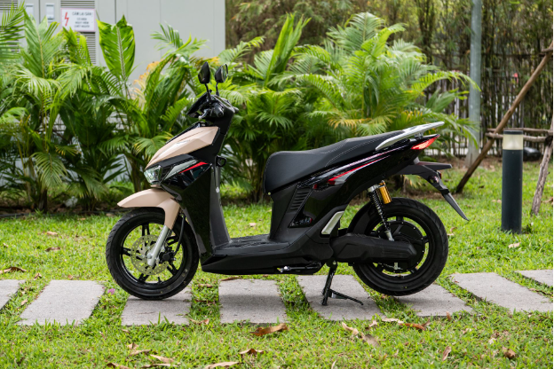 Người dùng trải nghiệm VinFast Viper: Đi phố linh hoạt, đổi pin nhanh hơn đổ xăng, chi phí sử dụng thấp - Ảnh 2. Người dùng trải nghiệm VinFast Viper: Đi phố linh hoạt, đổi pin nhanh hơn đổ xăng, chi phí sử dụng thấp - Ảnh 2.