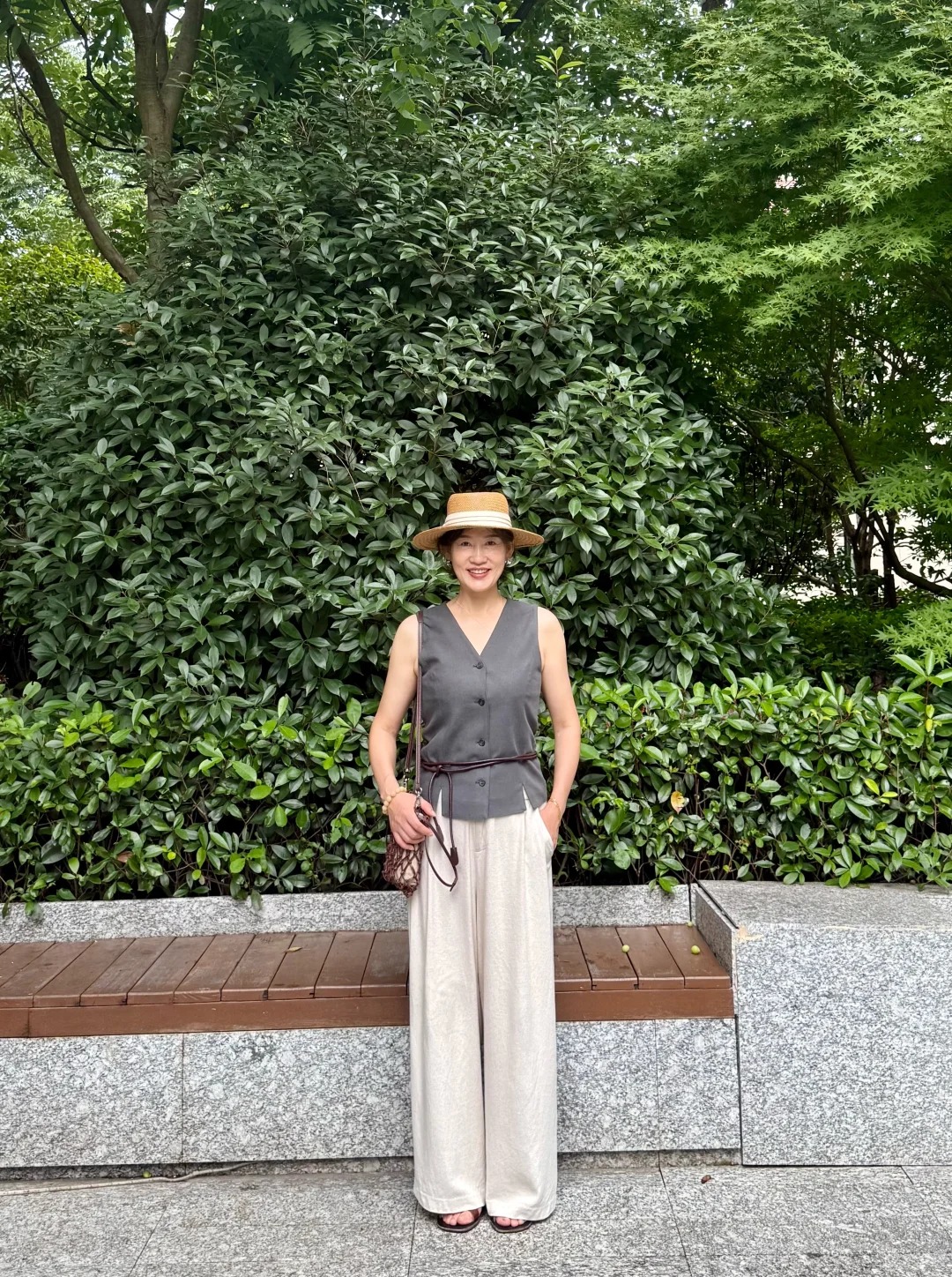 Tự tin ở tuổi trung ni&ecirc;n: D&igrave; Trần 60 tuổi v&agrave; phong c&aacute;ch thời trang kh&ocirc;ng tuổi - Ảnh 2.