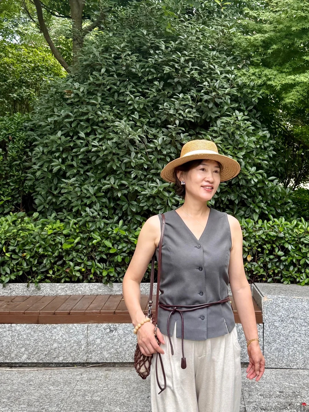 Tự tin ở tuổi trung ni&ecirc;n: D&igrave; Trần 60 tuổi v&agrave; phong c&aacute;ch thời trang kh&ocirc;ng tuổi - Ảnh 4.