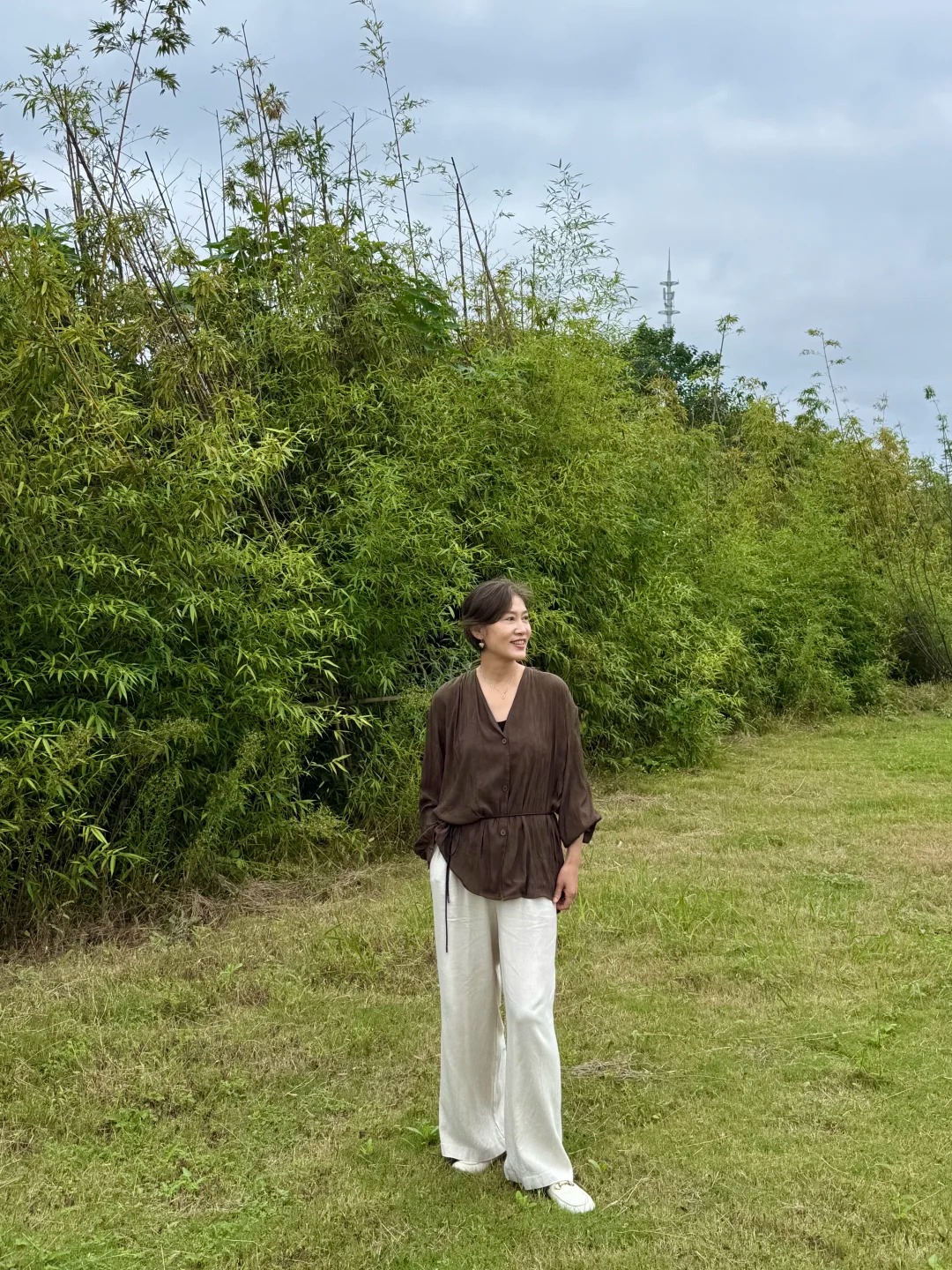 Tự tin ở tuổi trung ni&ecirc;n: D&igrave; Trần 60 tuổi v&agrave; phong c&aacute;ch thời trang kh&ocirc;ng tuổi - Ảnh 8.