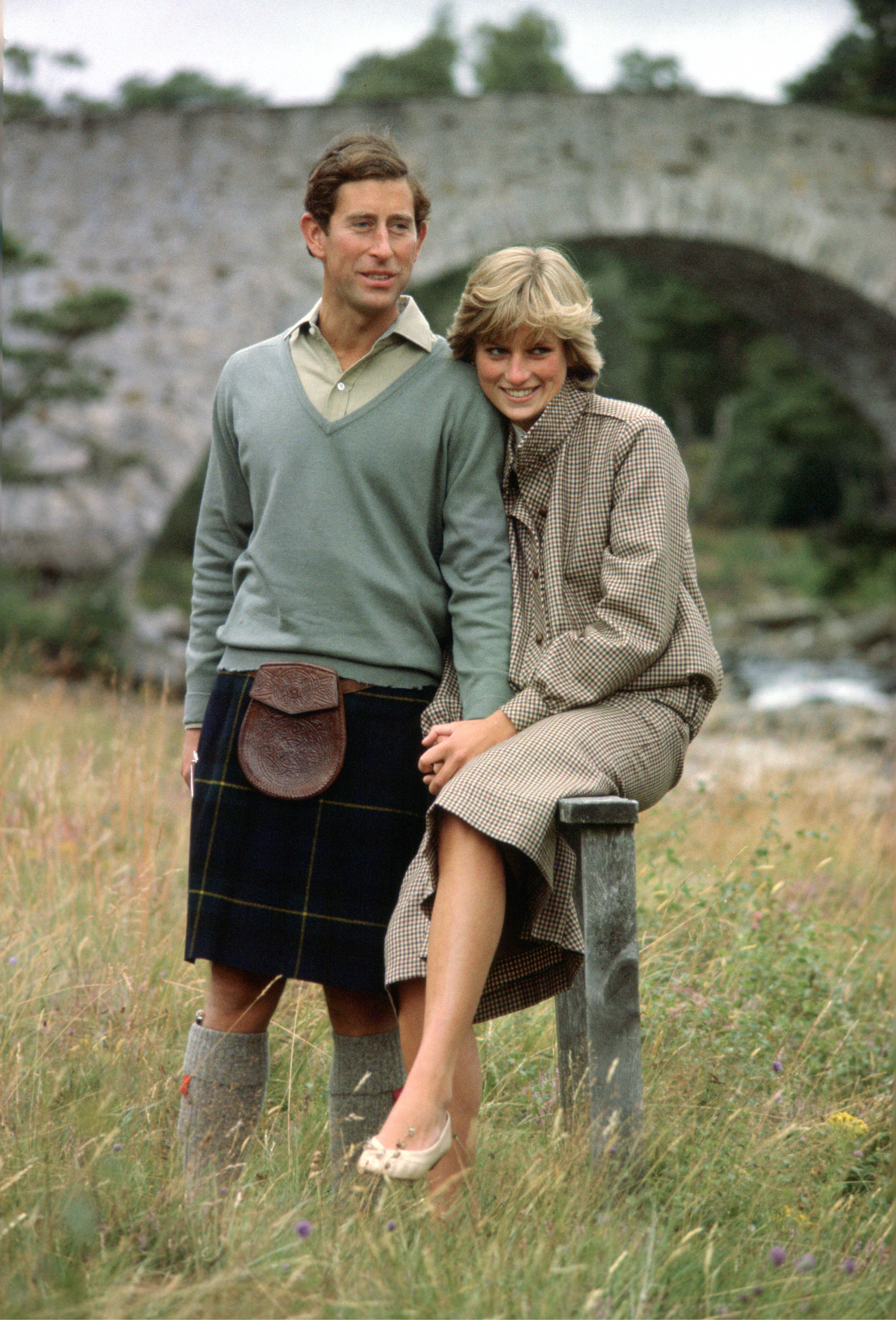 prince-charles-princess-diana-holding-124670408-022905-1774827852810-17748278530881862318303.jpg