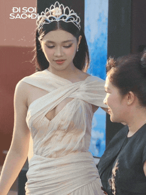 Thảm đỏ Miss World Vietnam 2026: Tiểu Vy , Thanh Thủy v&agrave; những khoảnh khắc ấn tượng - Ảnh 4.