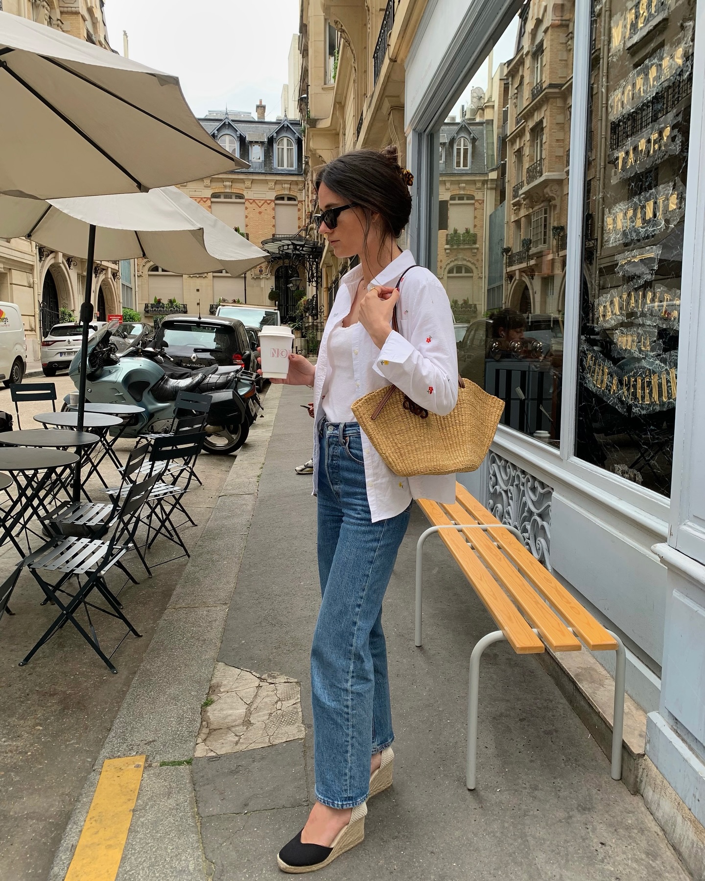 Phong cách mùa hè của Phụ nữ Pháp: 5 Item đơn giản và sang trọng - Ảnh 4. Phong cách mùa hè của Phụ nữ Pháp: 5 Item đơn giản và sang trọng - Ảnh 4.
