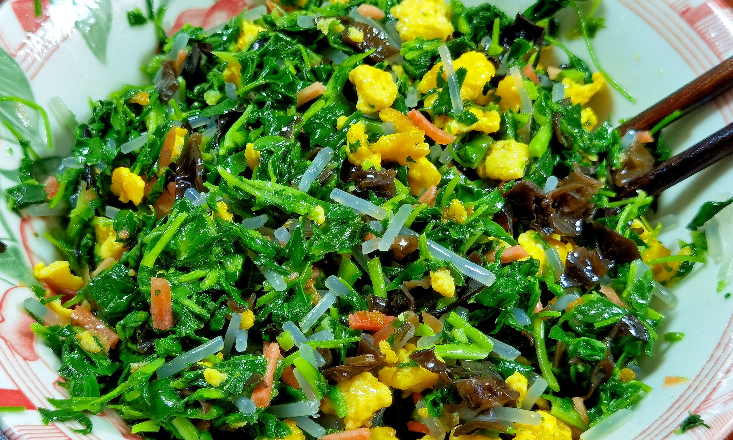 Món ăn từ loại rau giúp thanh nhiệt và bổ gan: 2 món ngon từ cỏ linh lăng - Ảnh 14. Món ăn từ loại rau giúp thanh nhiệt và bổ gan: 2 món ngon từ cỏ linh lăng - Ảnh 14.