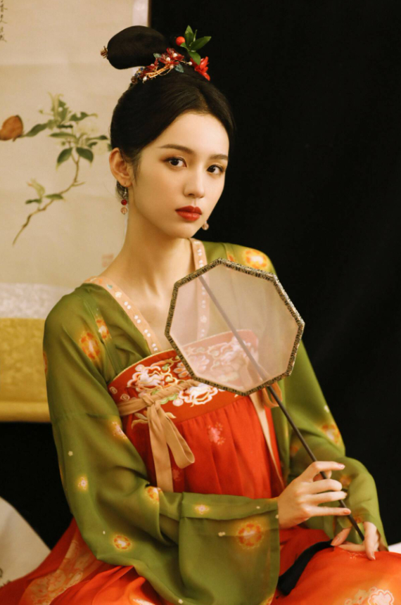 Tứ đại mỹ nh&acirc;n Trung Quốc thế hệ mới: Vương Sở Nhi&ecirc;n v&agrave; những tranh c&atilde;i bất ngờ - Ảnh 9.